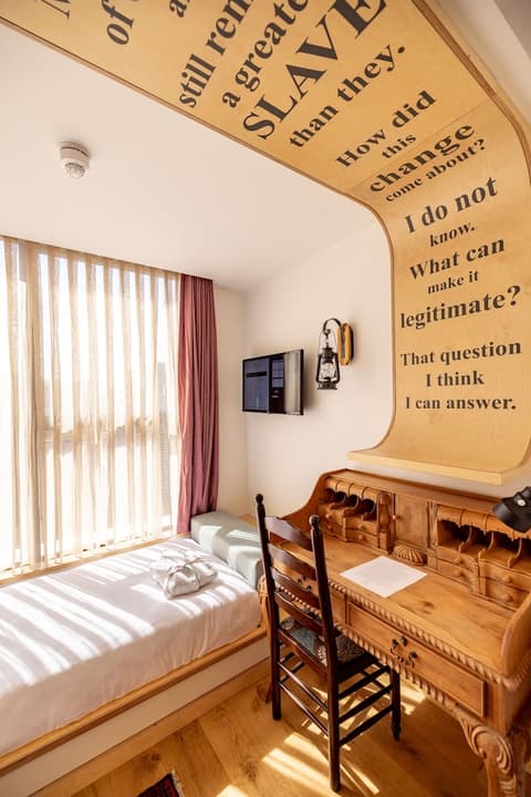 Limehouse Library Hotel, Room