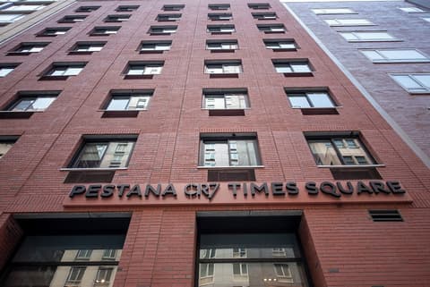 Pestana CR7 Times Square, Exterior