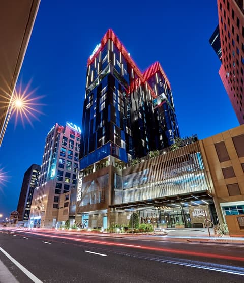 Revier Dubai, Exterior