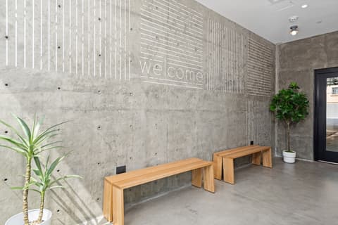 The Metric, Interior entrance