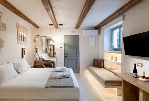 Inotropes Boutique Suites - Adults Only, Room