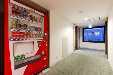 The OneFive Osaka Sakaisuji, Vending machine