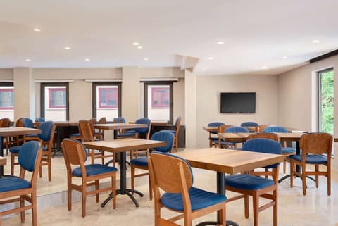 Days Hotel by Wyndham Ankara Cankaya, Restaurant