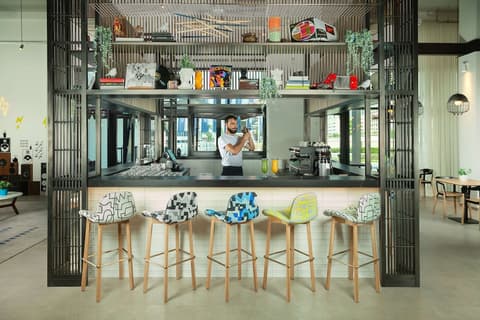 Rove City Walk, Coffee shop