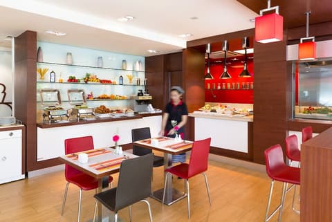 ibis Vientiane Nam Phu, Breakfast area