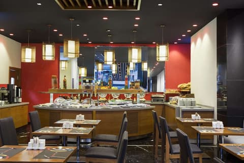 Ramada Encore by Wyndham Izmir, Restaurant