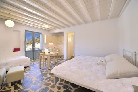 Mykonos Pantheon, Room