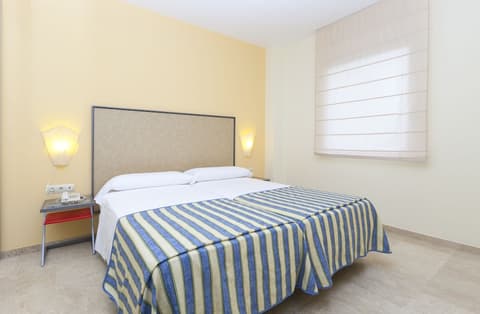 Apartamentos Vértice Sevilla Aljarafe, Room