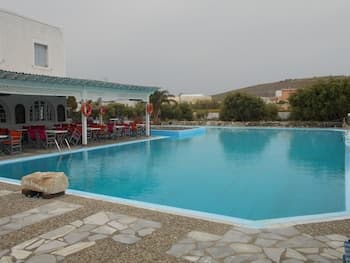 Perissa Hotel, Pool