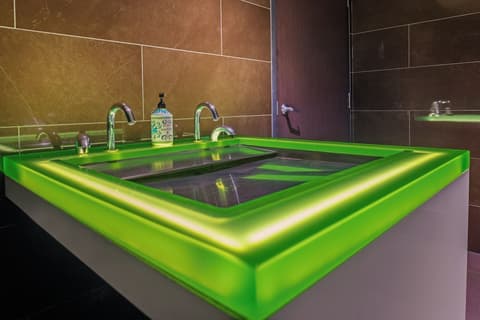 SIRTAJ - Beverly Hills, Reception