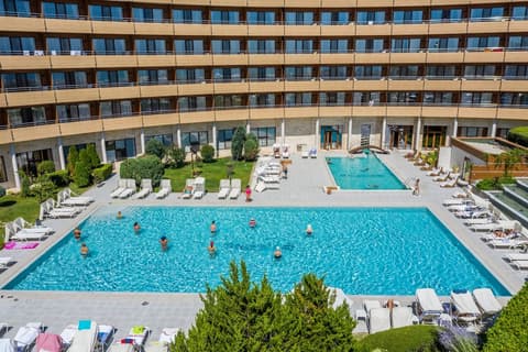 Grand Hotel Pomorie, Outdoor pool