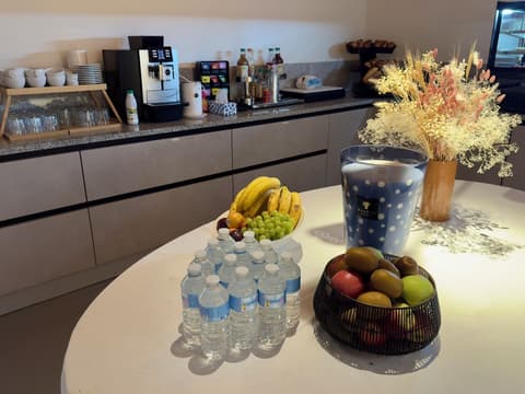 Hotel Retro, Breakfast buffet