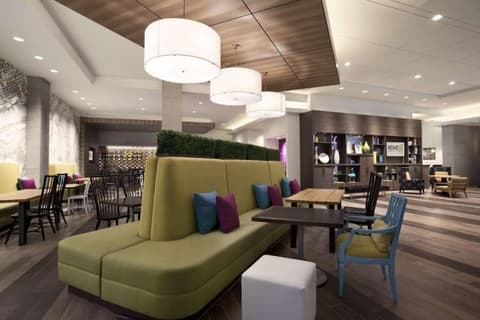 Home2 Suites by Hilton Philadelphia - Convention Center, PA, Lobby