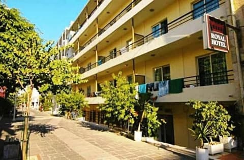 Royal Apart Hotel, Exterior