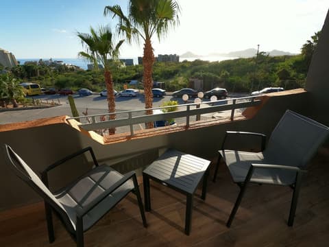 Sunrock Hotel and Suites, Room