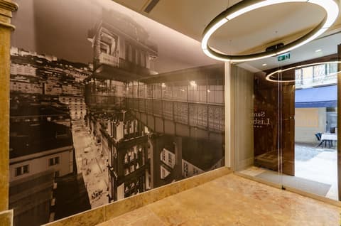 Hotel Santa Justa Lisboa, Interior entrance