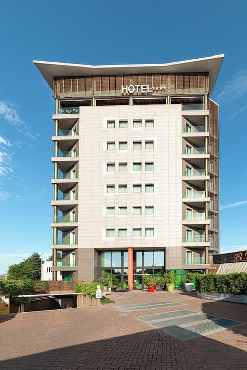 Phi Hotel Milano, Front of property