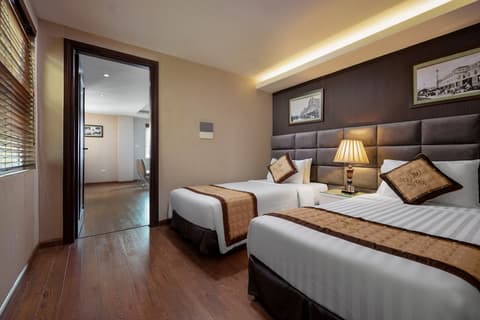 Skylark Hotel, Room