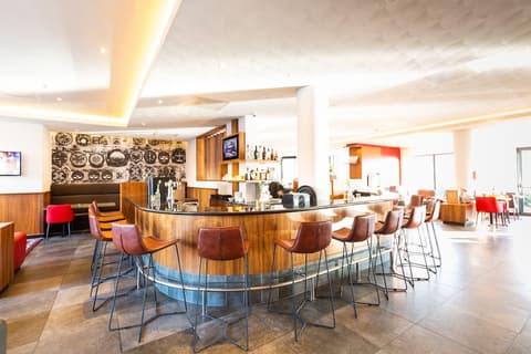 Bastion Hotel Amsterdam Airport, Bar (on property)