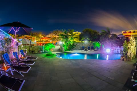 Kokomo Botanical Resort - Caribbean Family Cottages, Pool