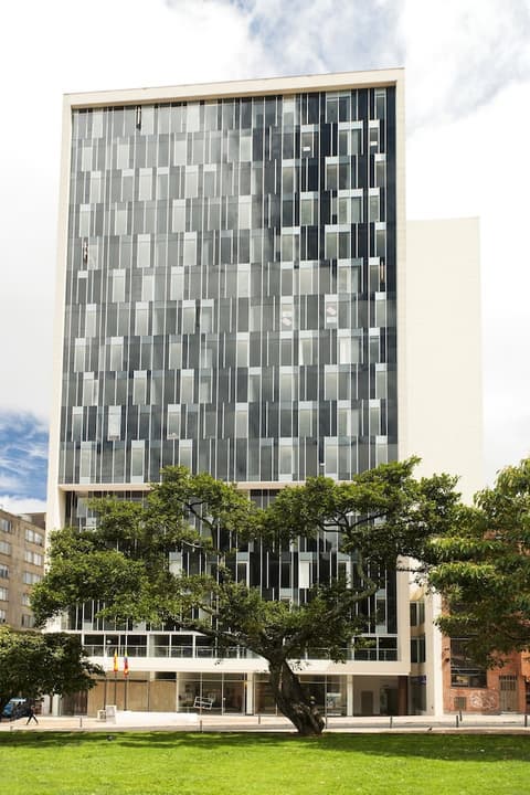 Hotel Bh Bicentenario, Front of property