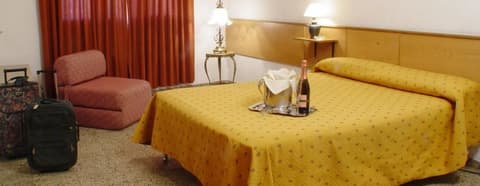 Hotel América, Room