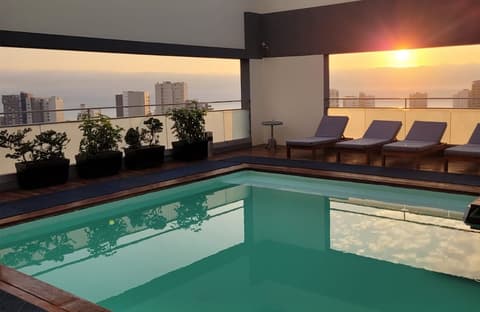 Dazzler by Wyndham Lima Miraflores, Rooftop pool