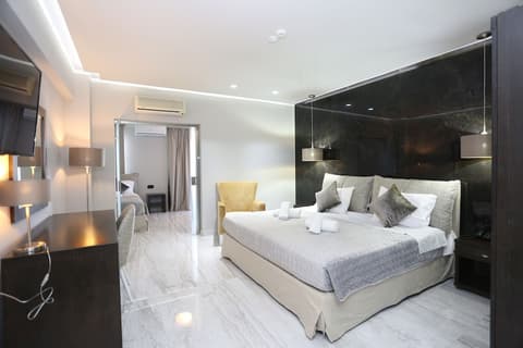 Hotel Tropical, Room