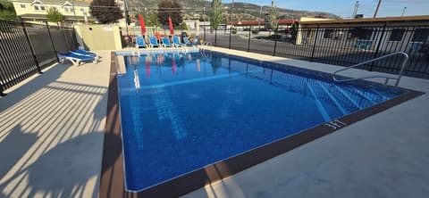 Flamingo Motel, Pool