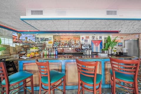 Miami International by Lowkl, Restaurant