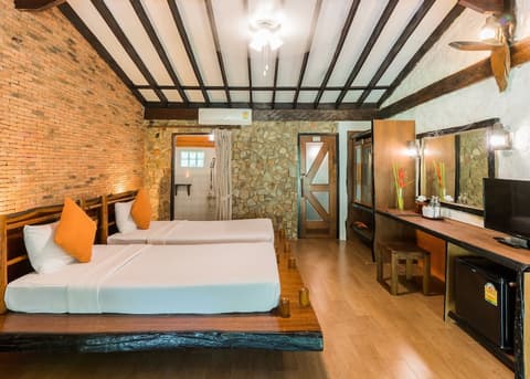 Home Phutoey River Kwai Hotspring & Nature Resort, Room