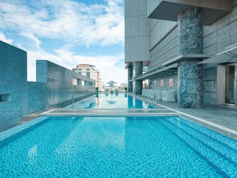 Pullman Saigon Centre, Pool