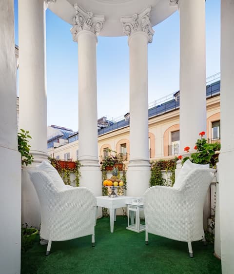 Dharma Luxury Hotel, Room