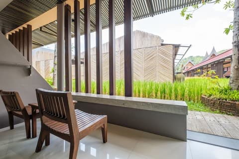 Naina Resort & Spa, Terrace/patio