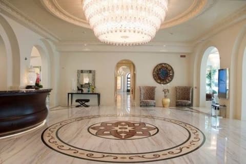 Grand Hotel da Vinci, Reception