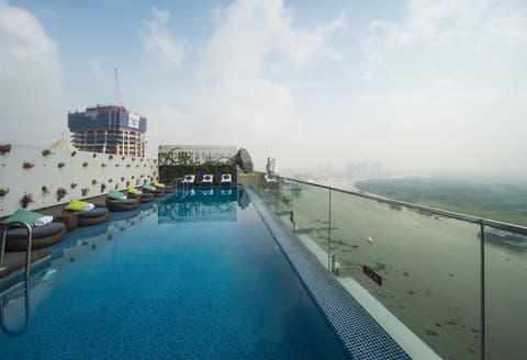 Liberty Central Saigon Riverside, Pool