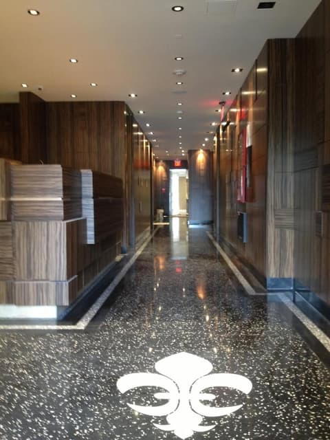 Opera House Hotel, Lobby