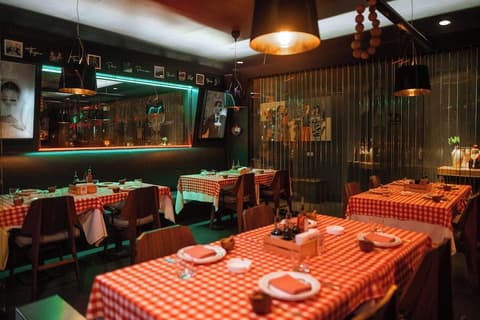 The Smallville Hotel, Restaurant