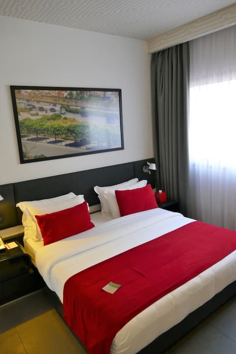 The Smallville Hotel, Room