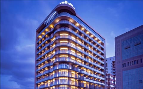 The Smallville Hotel, Front of property