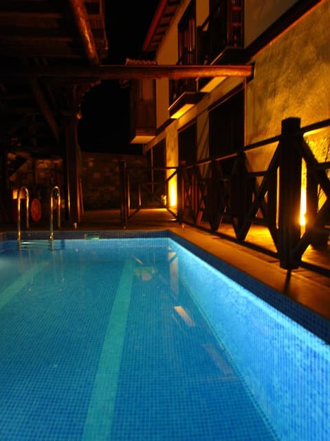 Amazon Petite Palace, Outdoor pool