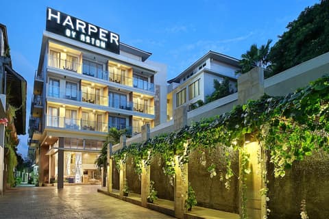 Harper Kuta by ASTON, Front of property - evening/night