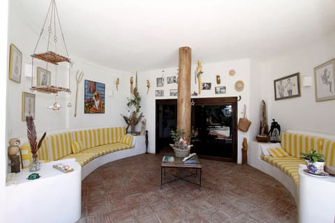 Stevie WonderLand, Lobby