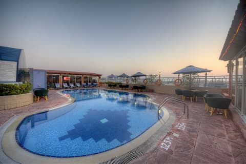 Fortune Grand Hotel, Rooftop pool