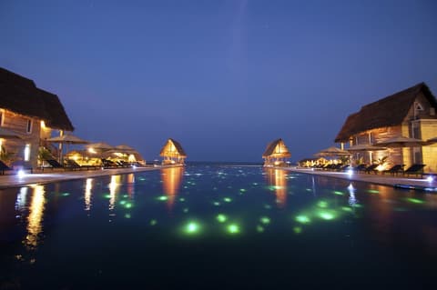 Maalu Maalu Resort & Spa, Pool