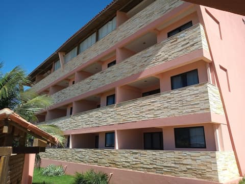 Atlântico Hotel, Front of property