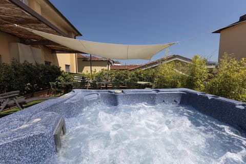 Hotel Bernardino, Exterior