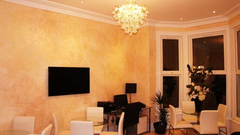 Sapphire Hotel, Lobby