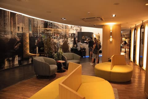 Hotel Indigo Madrid - Gran Via by IHG, Reception