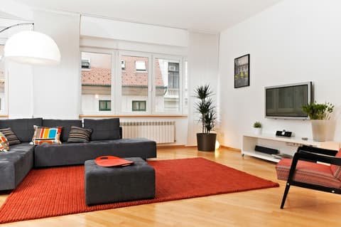 Central Downtown Apartments by Irundo, Room